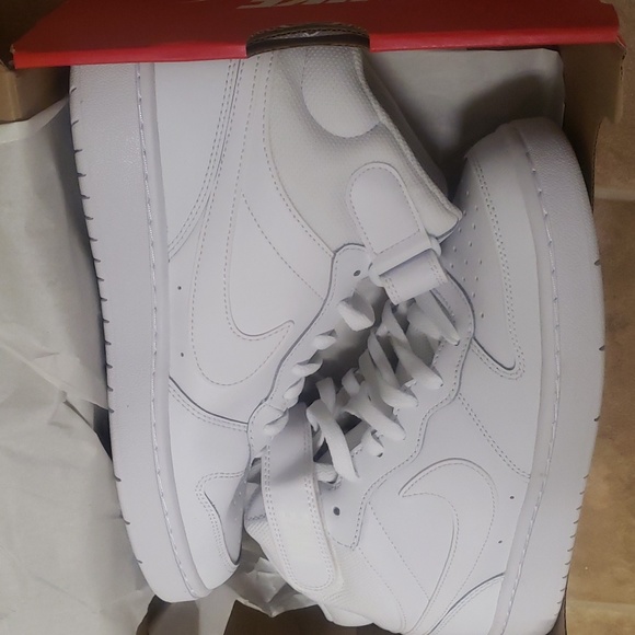 Boys tennis shoes - Picture 2 of 12